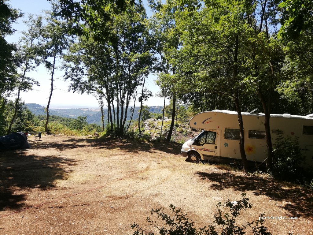 Ecocampeggio Naturist Sasso Corbo — foto