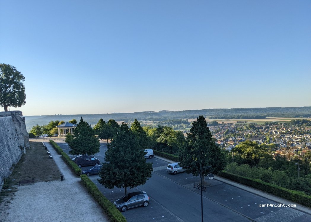 (02000) Laon - 4 Rempart Guillaume de Harcigny — foto
