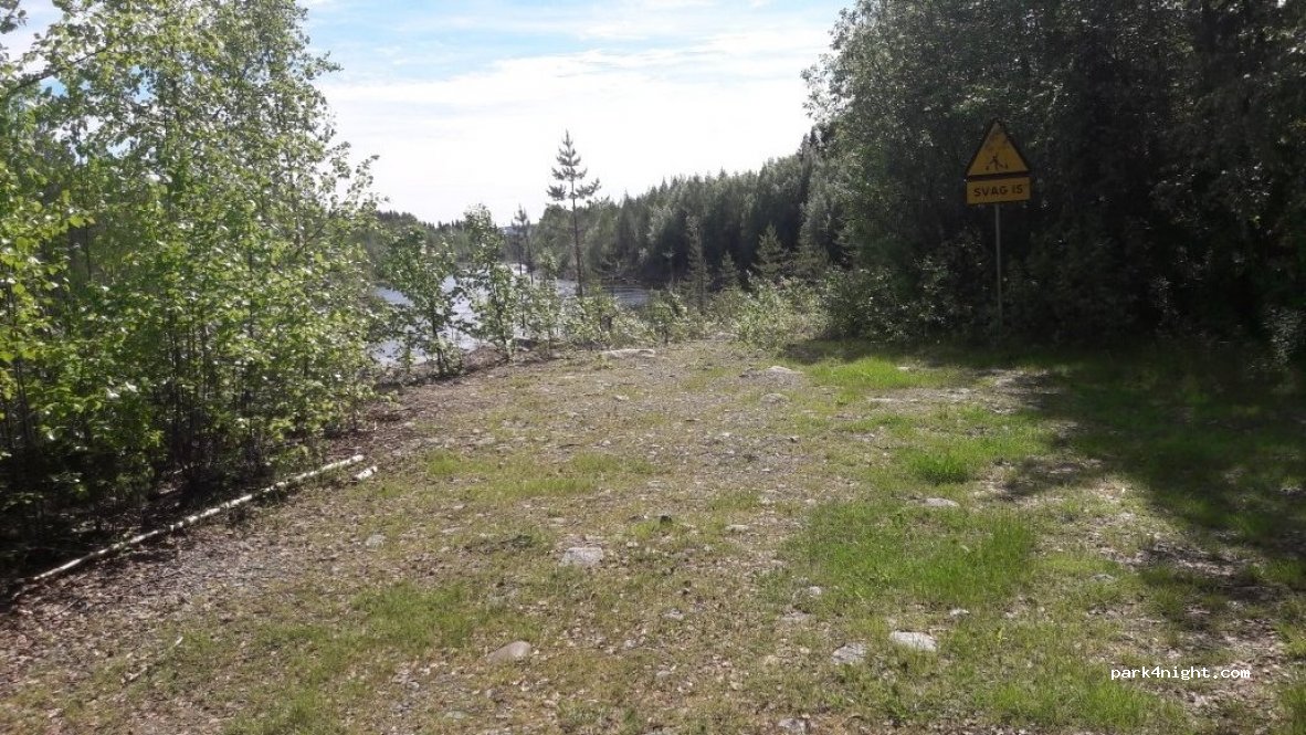 (830 80) Tåsjöedet - Unnamed Road — foto