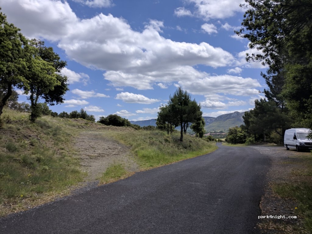 (66220) Caudiès-de-Fenouillèdes - Avenue du Col Saint-Louis — foto