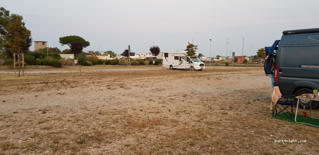 Area Sosta Camper PADULINE Castiglione della Pescaia — foto 3