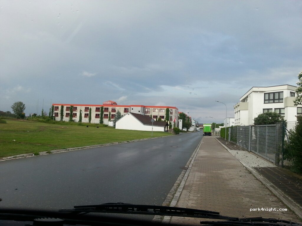 (90556) Cadolzburg - 10 Gewerbestraße — foto