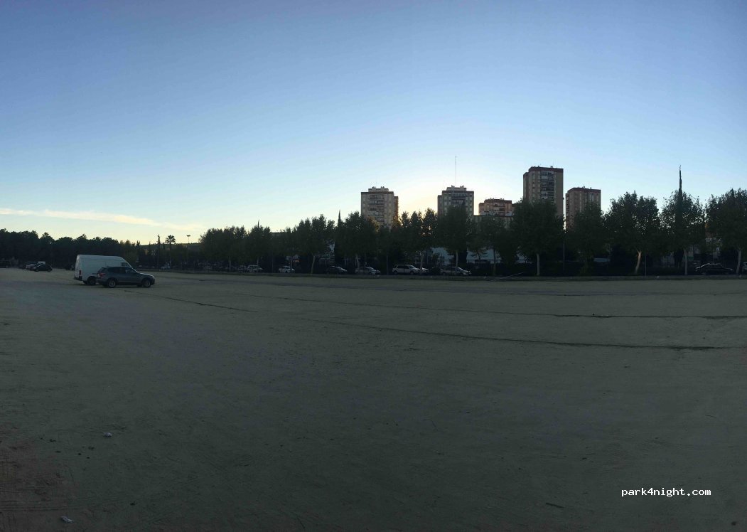 (41900) Camas - 21 Calle de Joaquín Camino — foto