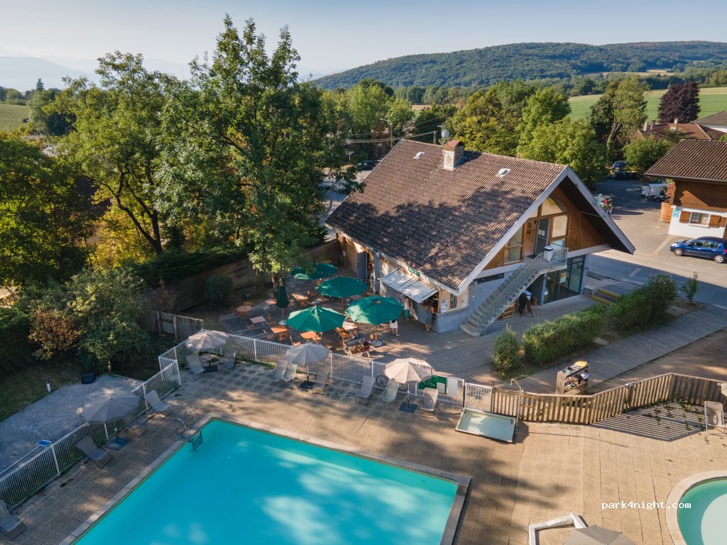 Camping Huttopia Divonne Les Bains — foto 2