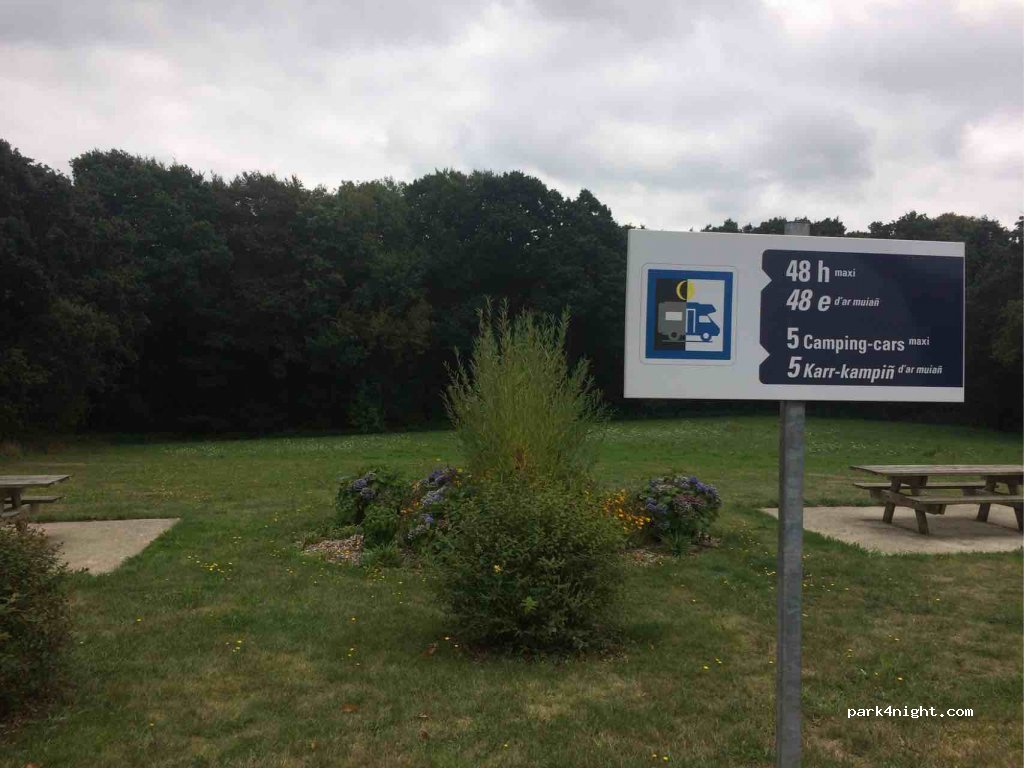 Aire de camping-car Plouaret — foto