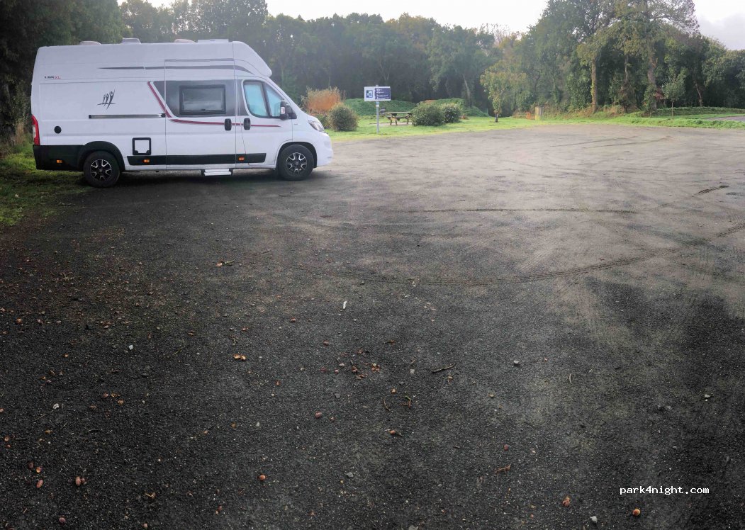 Aire de camping-car Plouaret — foto 2