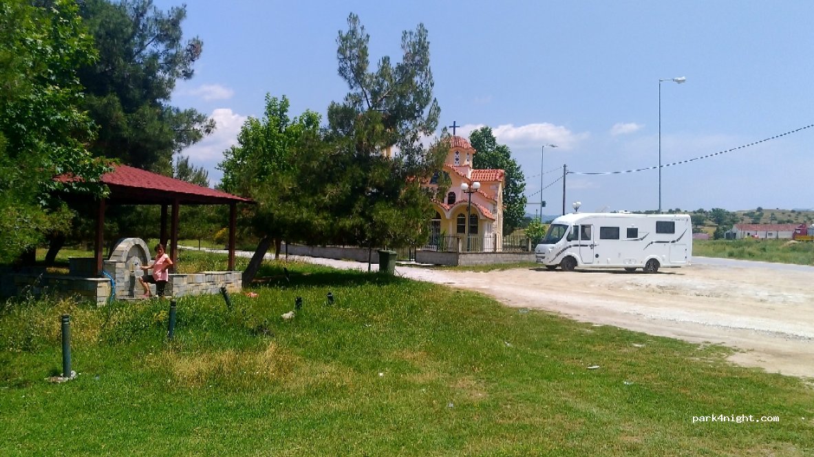 (402 00)  - Eparchiaki Odos Mandraki — foto