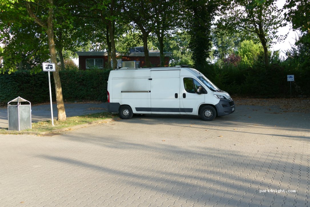 Wohnmobilstellplatz am Sportzentrum Großer Berg in Altenberge — foto 3