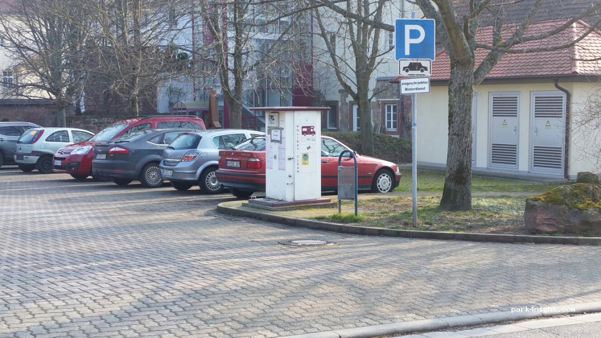 Wohnmobil Stellplatz Bad Bergzabern — foto