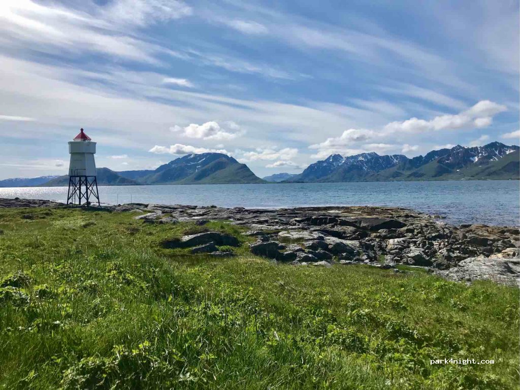 (8484) Risøyhamn - 14 Sekundær Fylkesveg 973 — foto