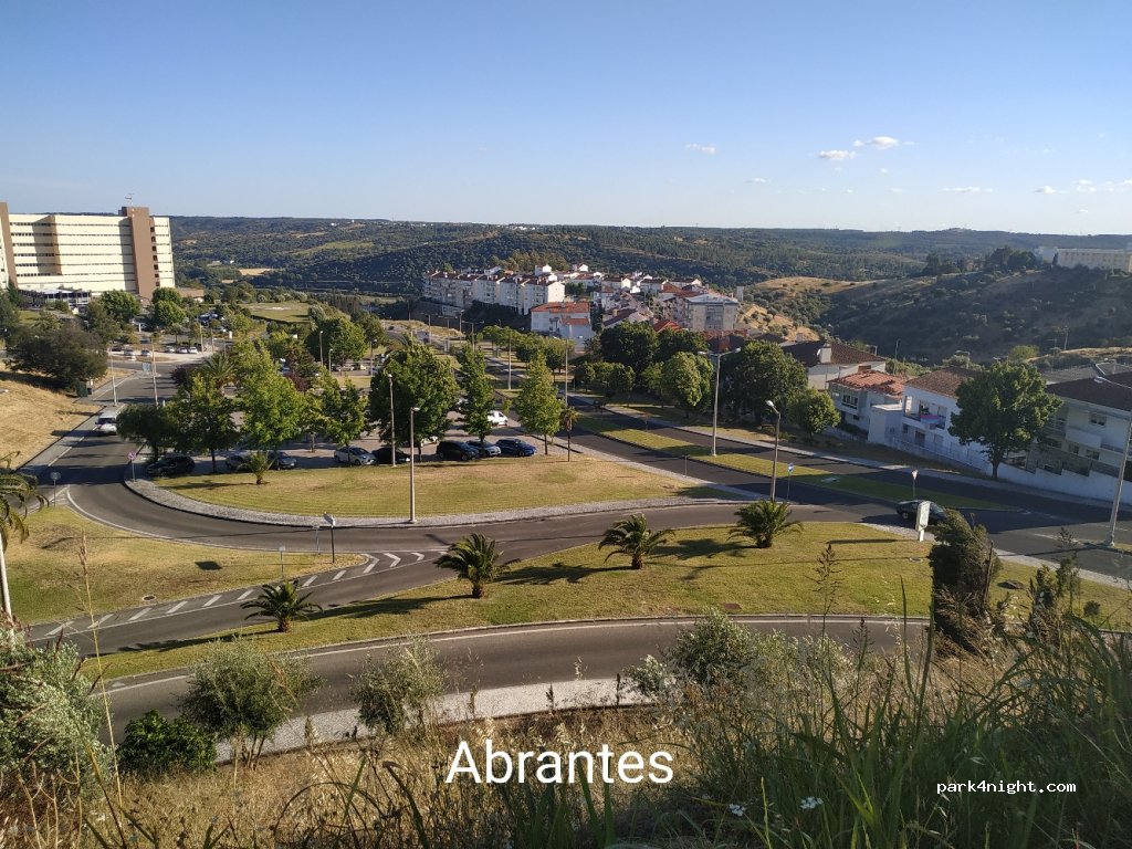 (2200-201) Abrantes - Esplanada 1 de Maio — foto