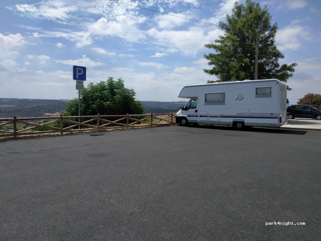 (2200-201) Abrantes - Esplanada 1 de Maio — foto 2