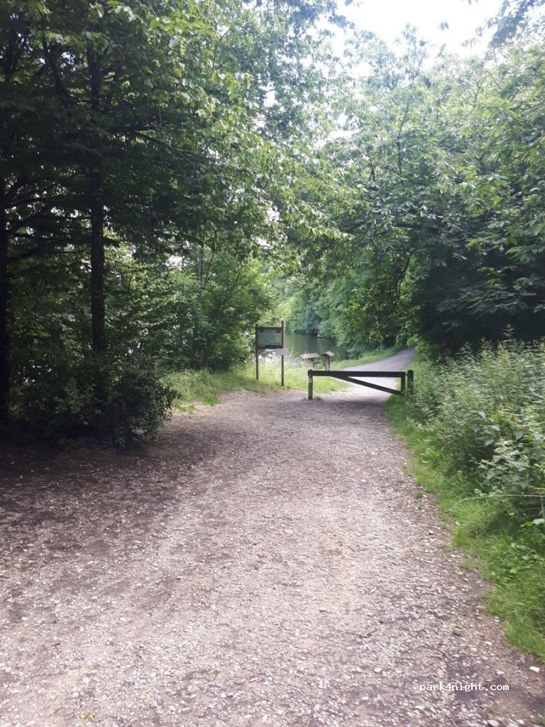 (53360) Villiers-Charlemagne - D4 / Chemin de Halage — foto 3