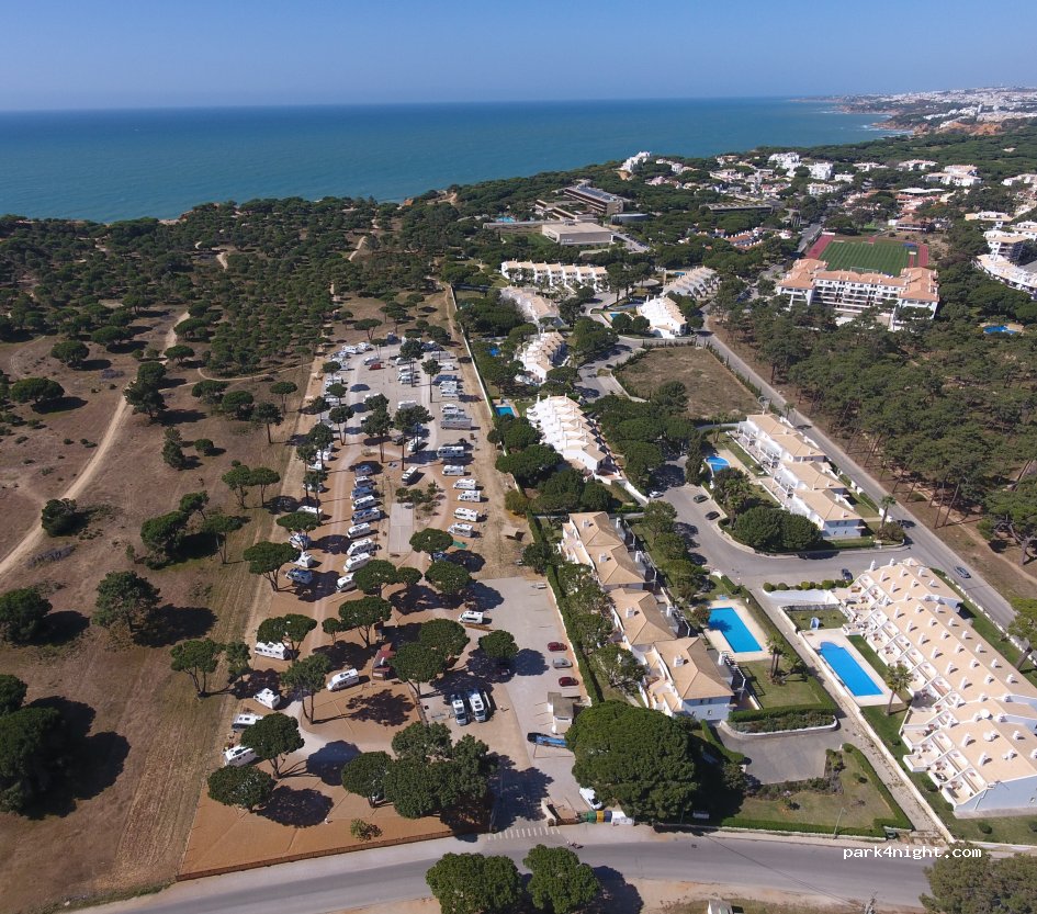 Algarve Motorhome Park Falésia — foto