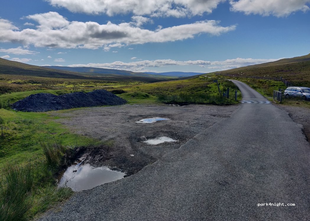 (IV51) Portree - Unnamed Road — foto 2