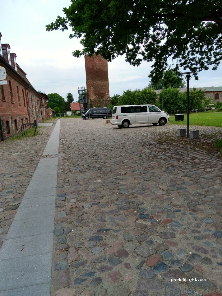 (17321) Rothenklempenow - 6 Schlossstraße — foto