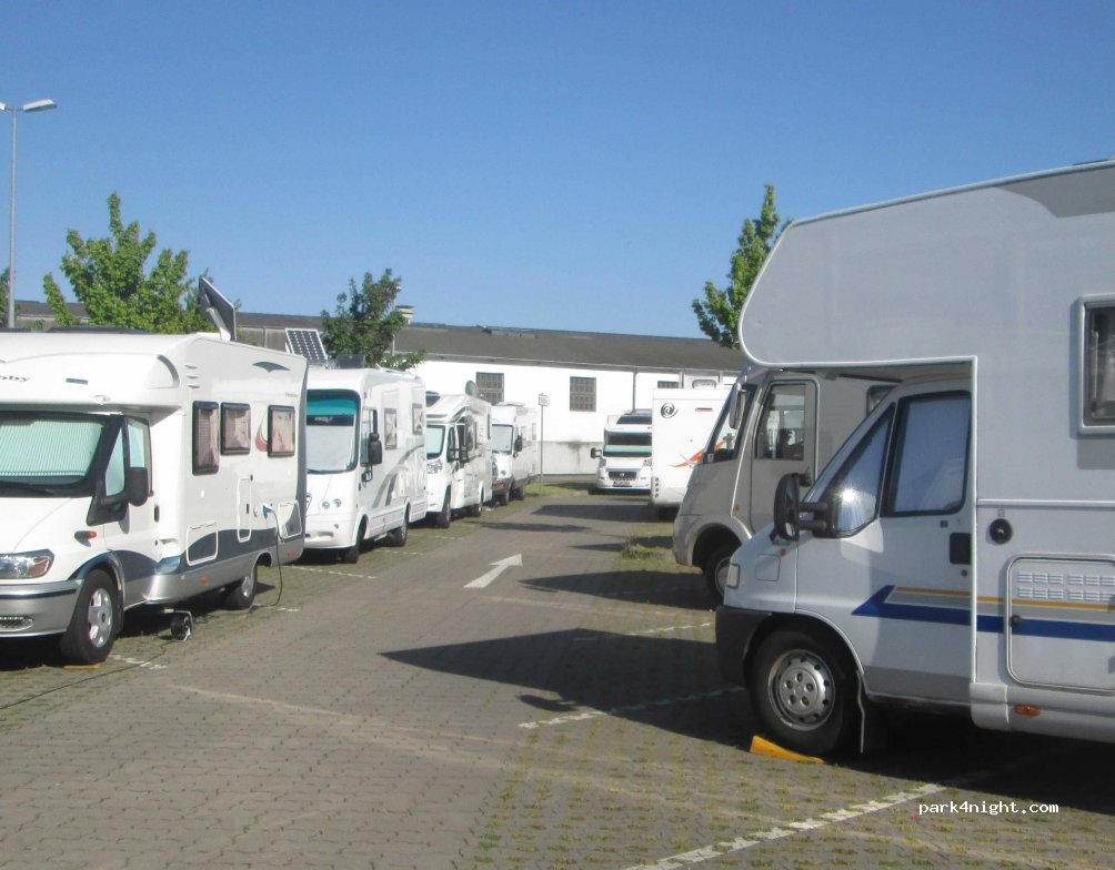 Wohnmobilstellplatz Andernach — foto 2