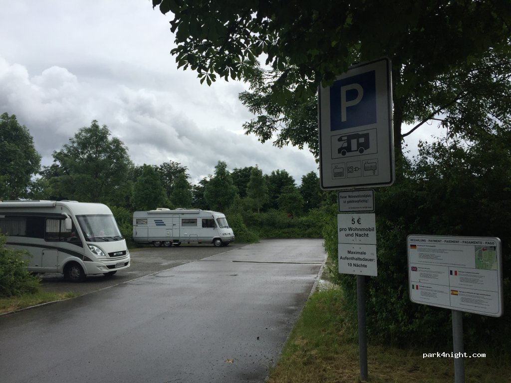 Wohnmobilstellplatz Rottweil Stadion — foto