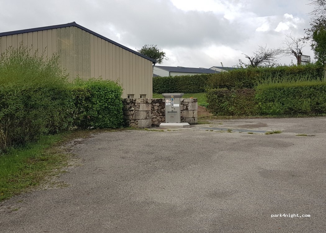 Aire de camping cars de Cassaniouze — foto 2