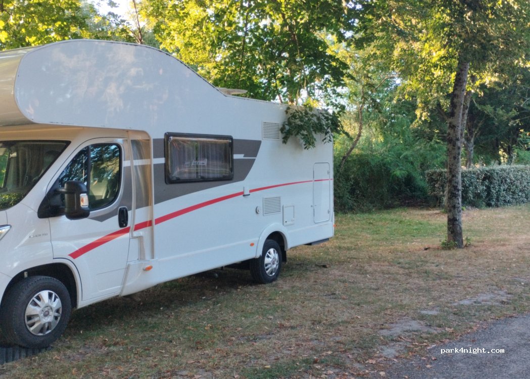 (44115) Haute-Goulaine - Allée du Château — foto 3