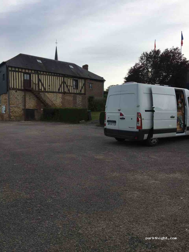 (61120) Camembert - 65 Le Bourg — foto