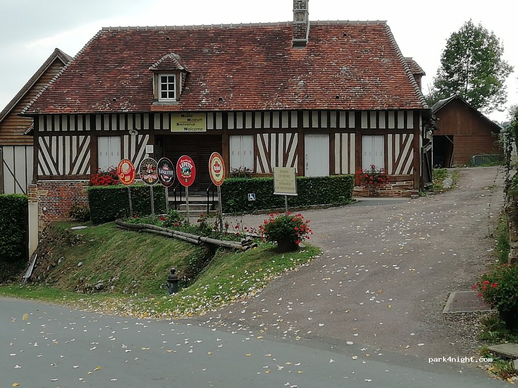 (61120) Camembert - 65 Le Bourg — foto 4