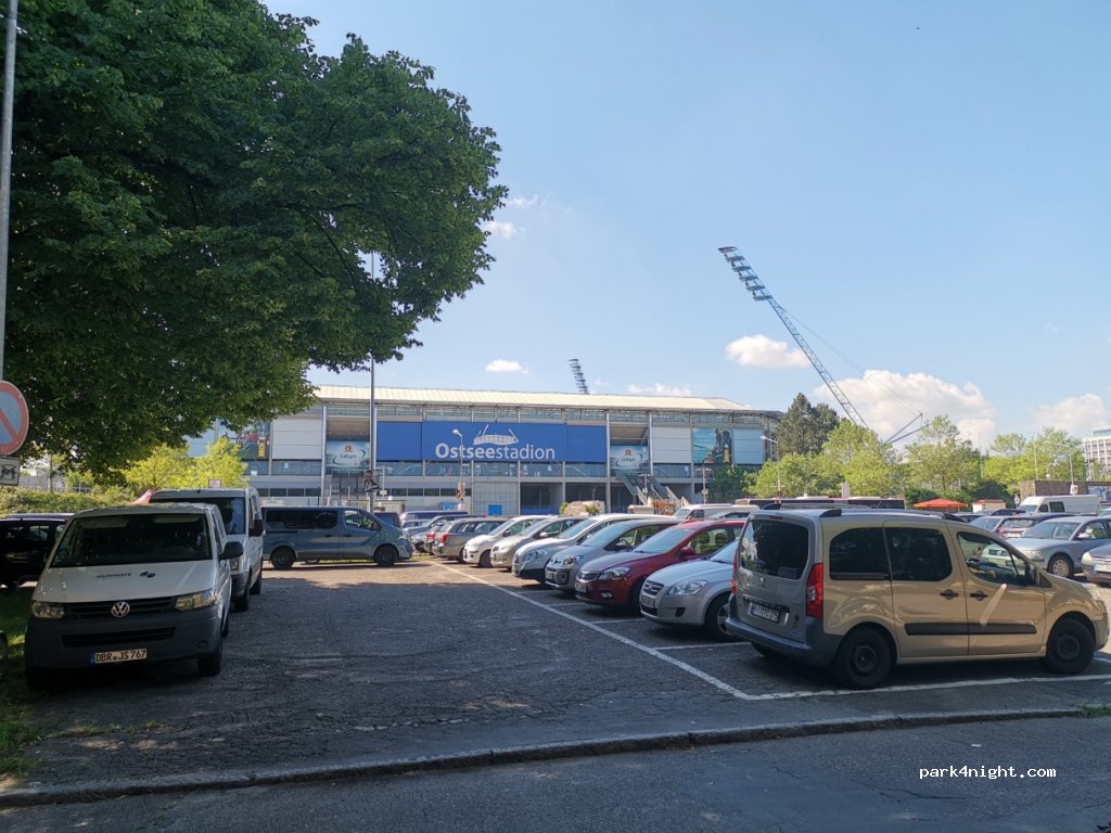 (18057) Rostock - 6 Platz der Freiheit — foto 2