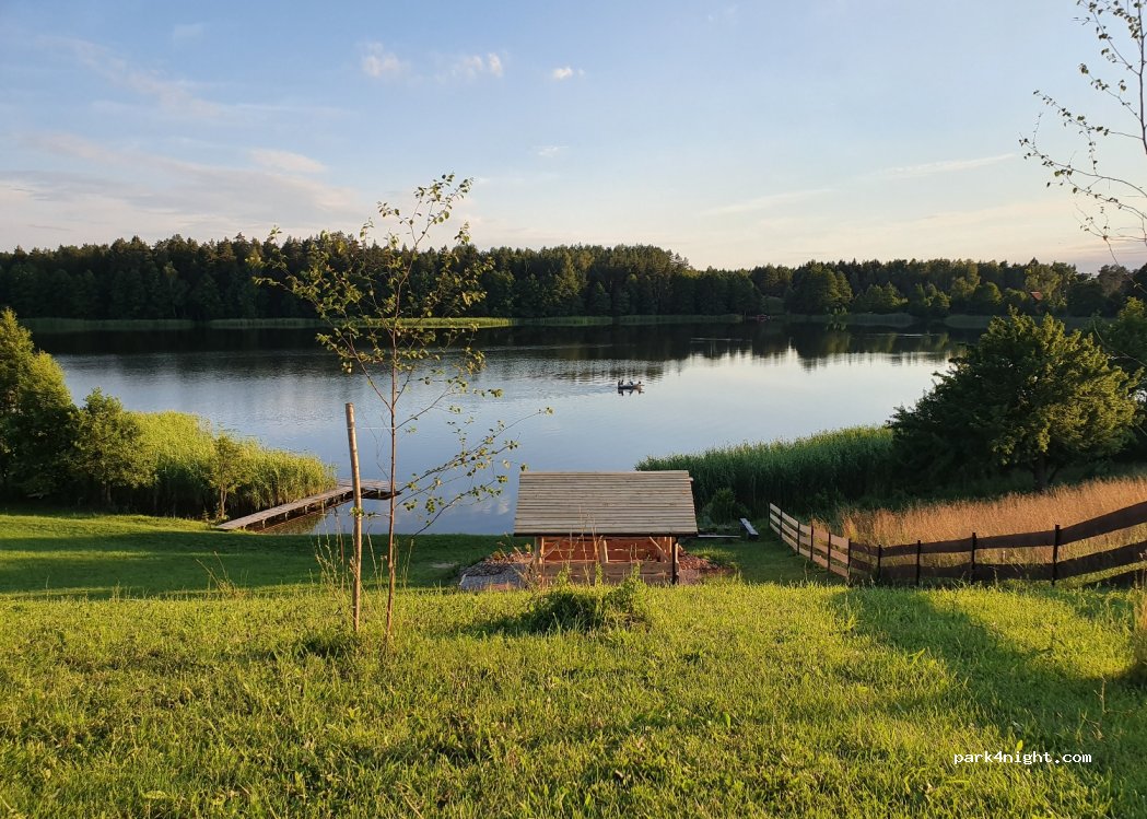 Sielska Parcela. Camping by the lake — foto