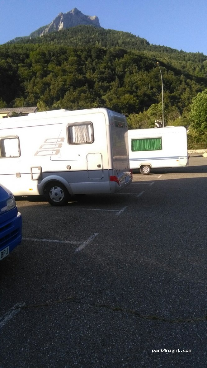 (05160) Savines-le-Lac - Avenue du Faubourg — foto 2