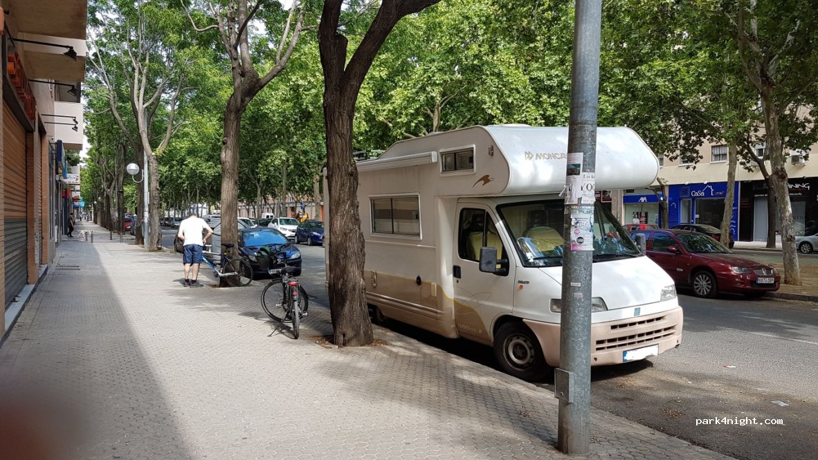 (41012) Sevilla - 44 Avenida de Alemania — foto