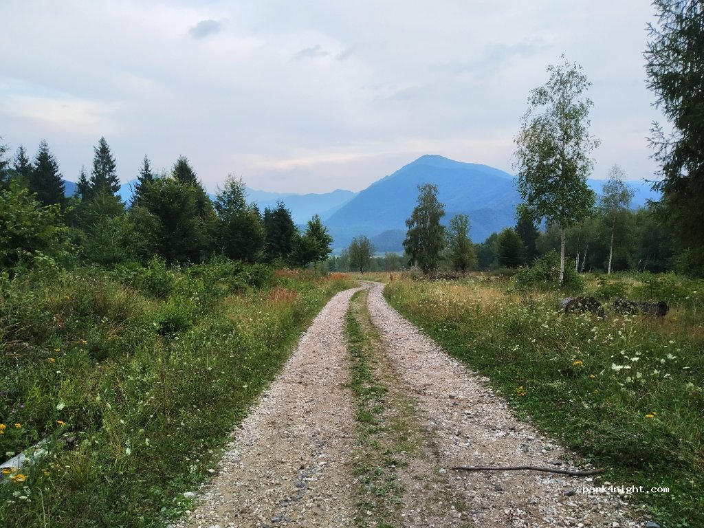 (038 54) Šútovo - Unnamed Road — foto