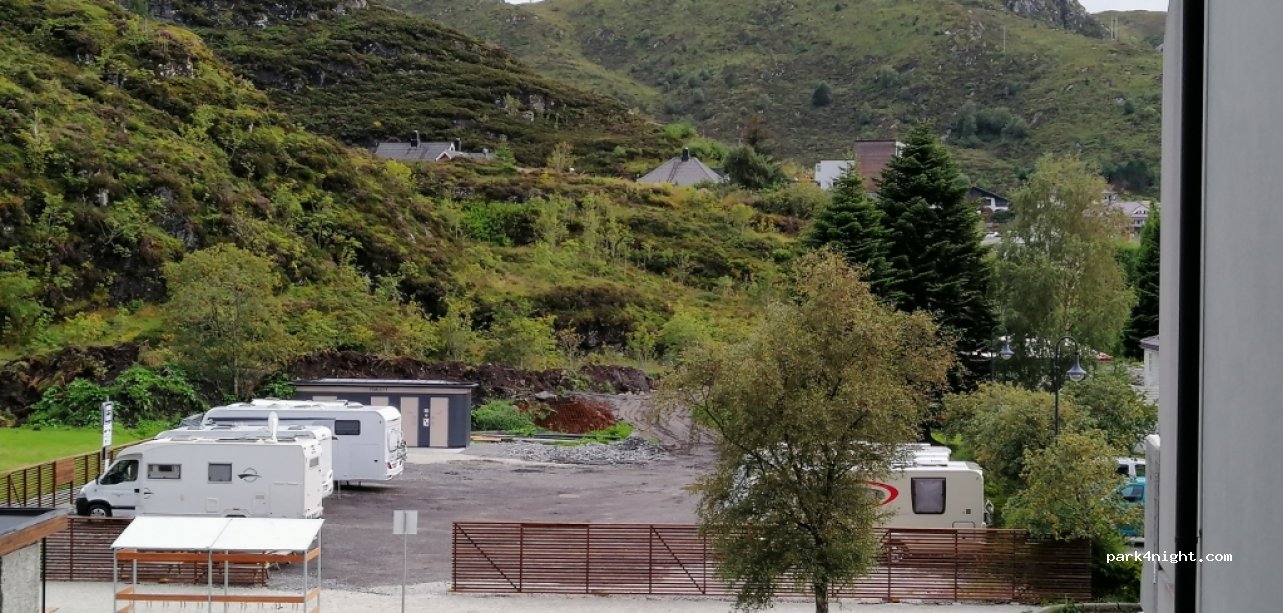 (6090) Fosnavåg - 495 Igesundvegen — foto 2