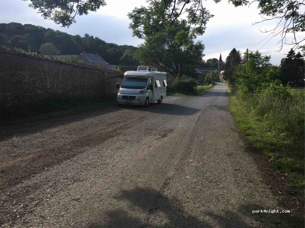 (6534) Thuin - 39 Rue de Leernes — foto
