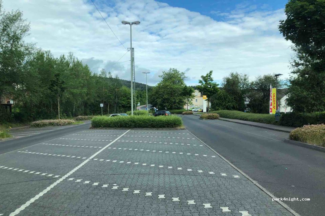 (65527) Niedernhausen - 13 Fritz-Gontermann-Straße — foto