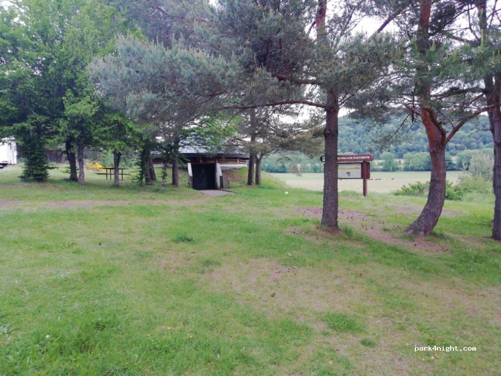 (63970) Aydat - N89 — foto