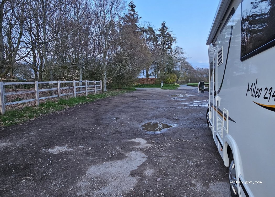 (RG20) Newbury - School Road — foto 2