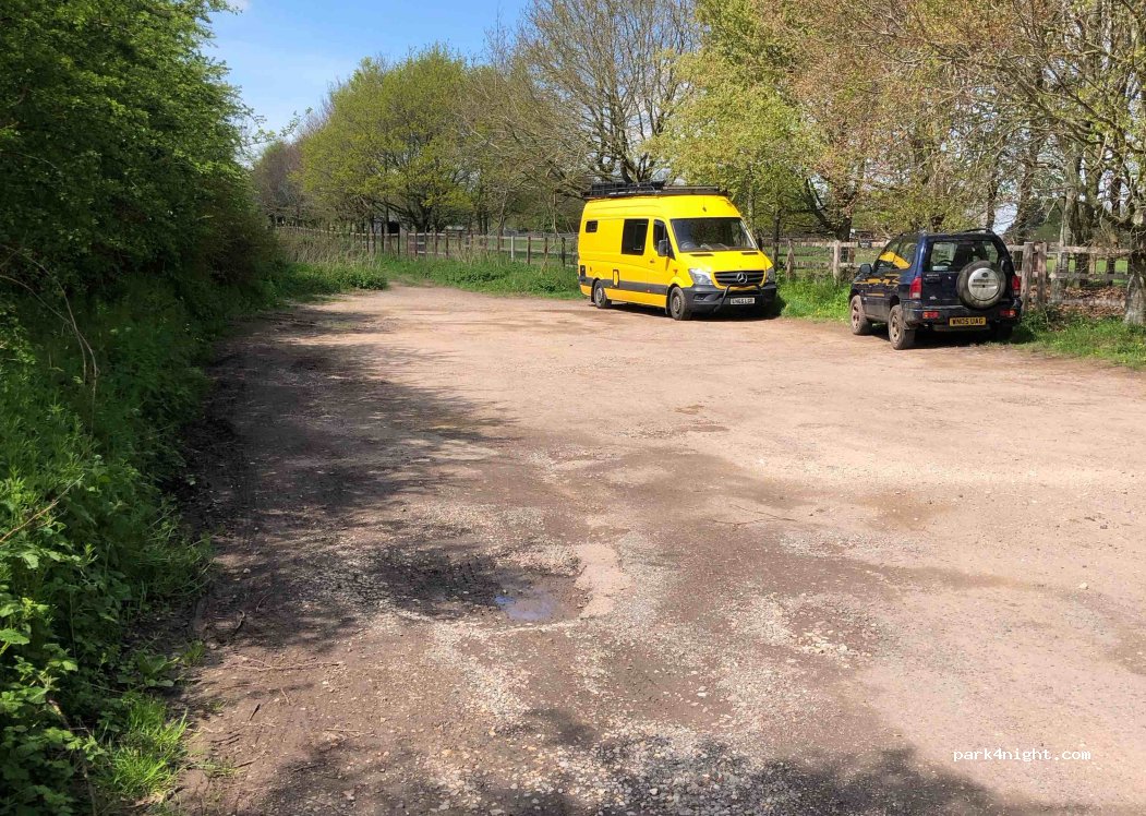 (RG20) Newbury - School Road — foto 3