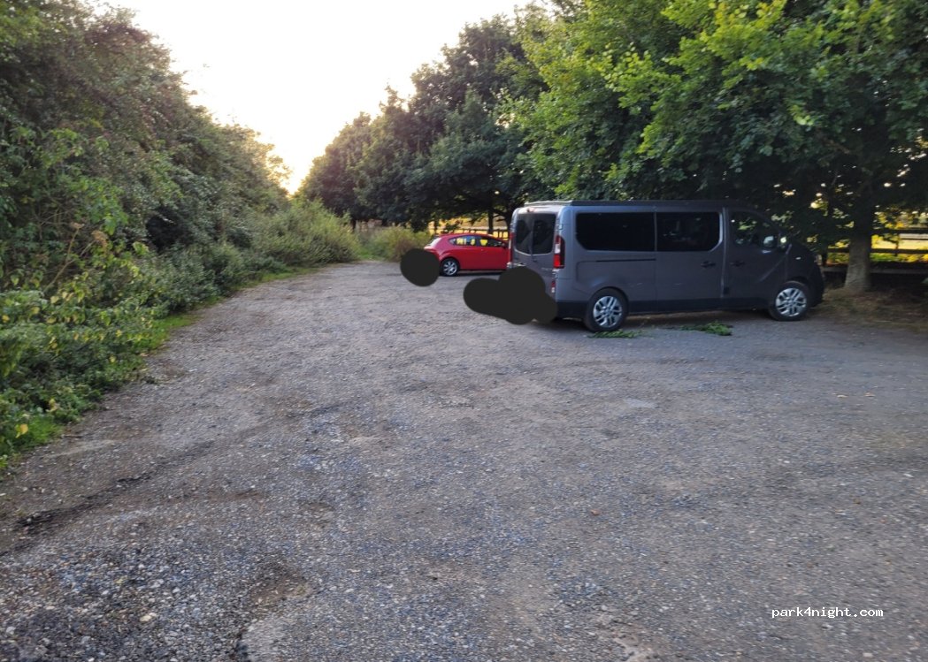 (RG20) Newbury - School Road — foto 4