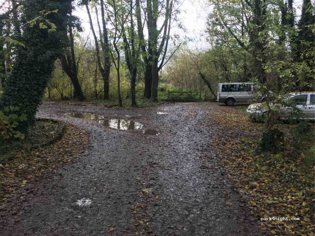 (RG7 4BS) Sulhamstead - 41 Rowe Cort — foto