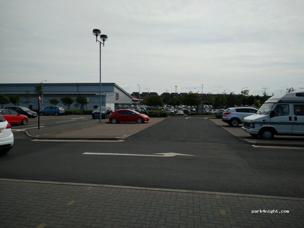 (KY11 8LW) Dunfermline - Nightingale Pl — foto