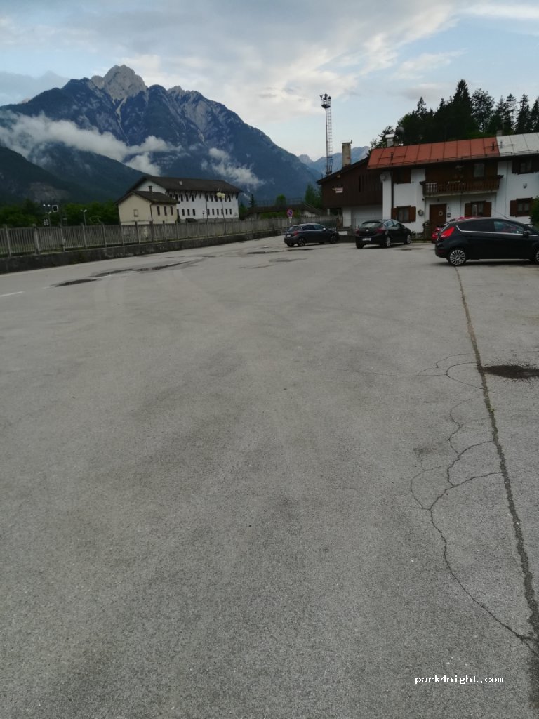 (32042) Calalzo di Cadore - 43 Via Stazione — foto