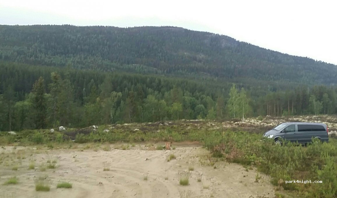 (2476) Koppang - Unnamed Road — foto
