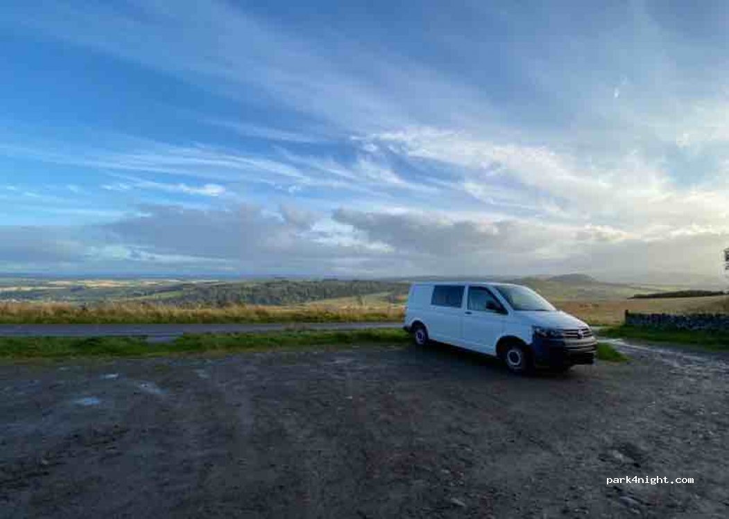 (IV14 9AF) Strathpeffer - Unnamed Road — foto 2