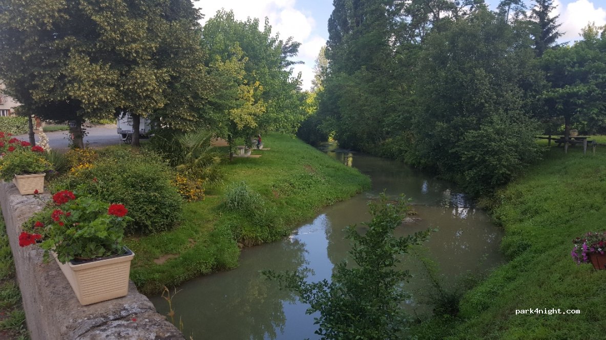 (32420) Simorre - Place du Lavoir — foto 2