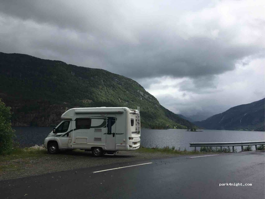 (6973) Sande i Sunnfjord - Primær Fylkesveg 610 — foto