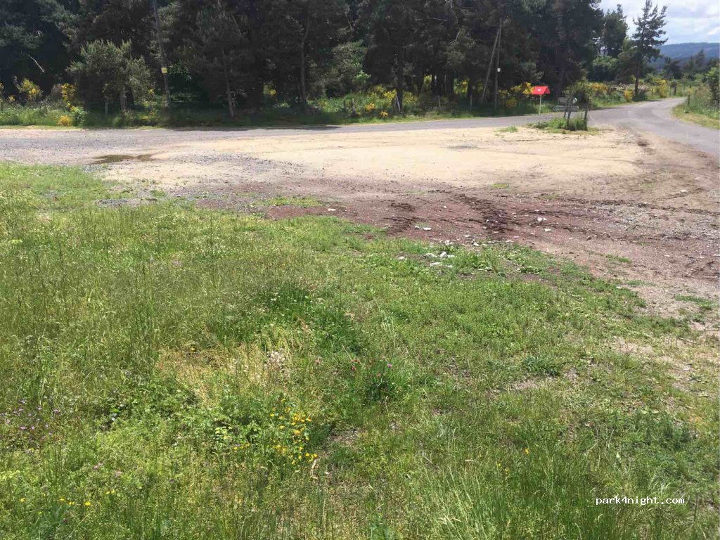 (48600) Auroux - Unnamed Road — foto 2