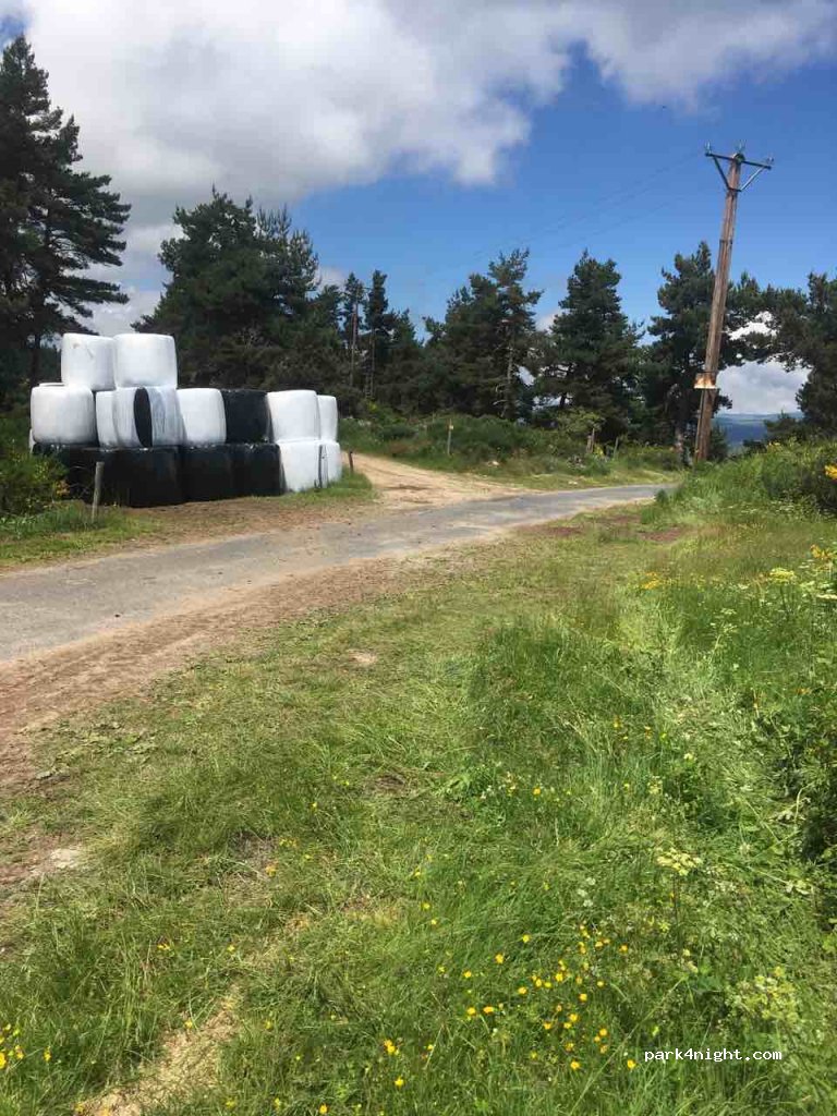 (48600) Auroux - Unnamed Road — foto 3