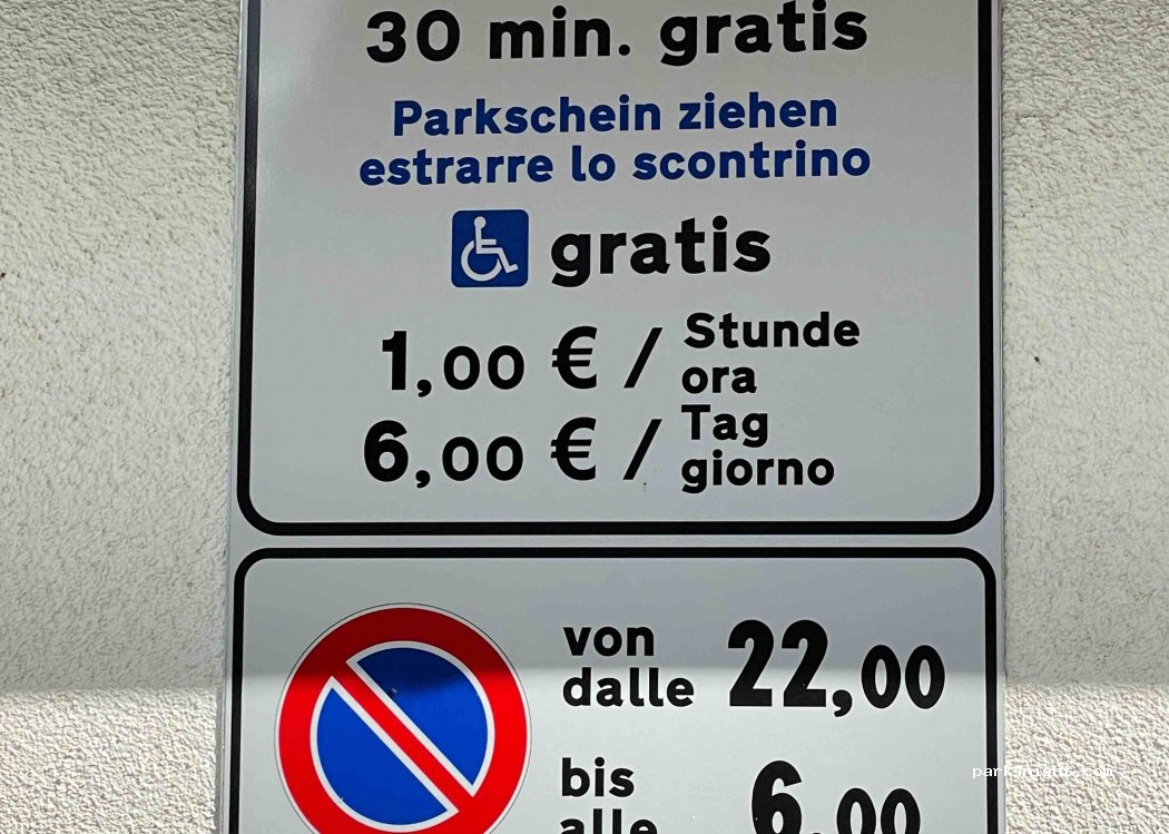 (39027) Graun im Vinschgau - Strada Statale 40 — foto