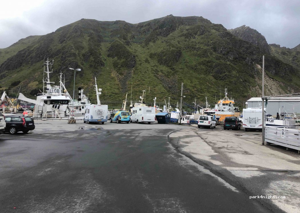(8373) Ballstad - 99 Øyaveien — foto