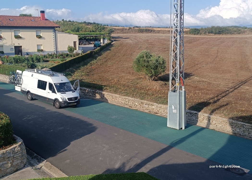 (01520) Uribarri Arrazua - 2 Ullivarri Arrazua Entitatea — foto